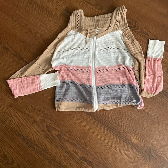 Light hooded shirt - Picture 4 of 4